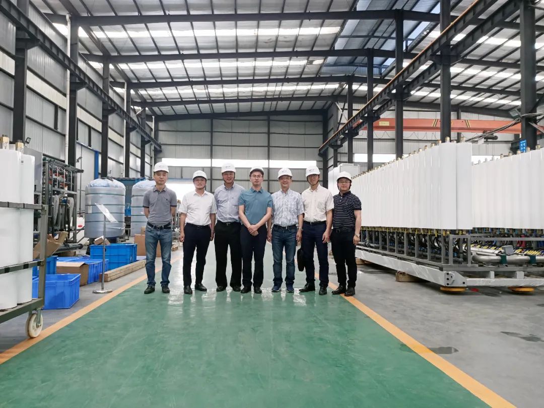 上海水合環(huán)境工程有限公司領(lǐng)導(dǎo)蒞臨碩特環(huán)?？疾旖涣?/></div>
      <div   id=