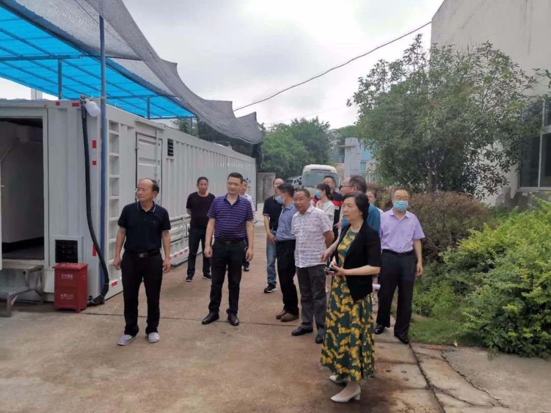 自貢市人大、市城管局、市財政局等領(lǐng)導(dǎo)一行蒞臨碩特環(huán)保項目現(xiàn)場考察指導(dǎo)